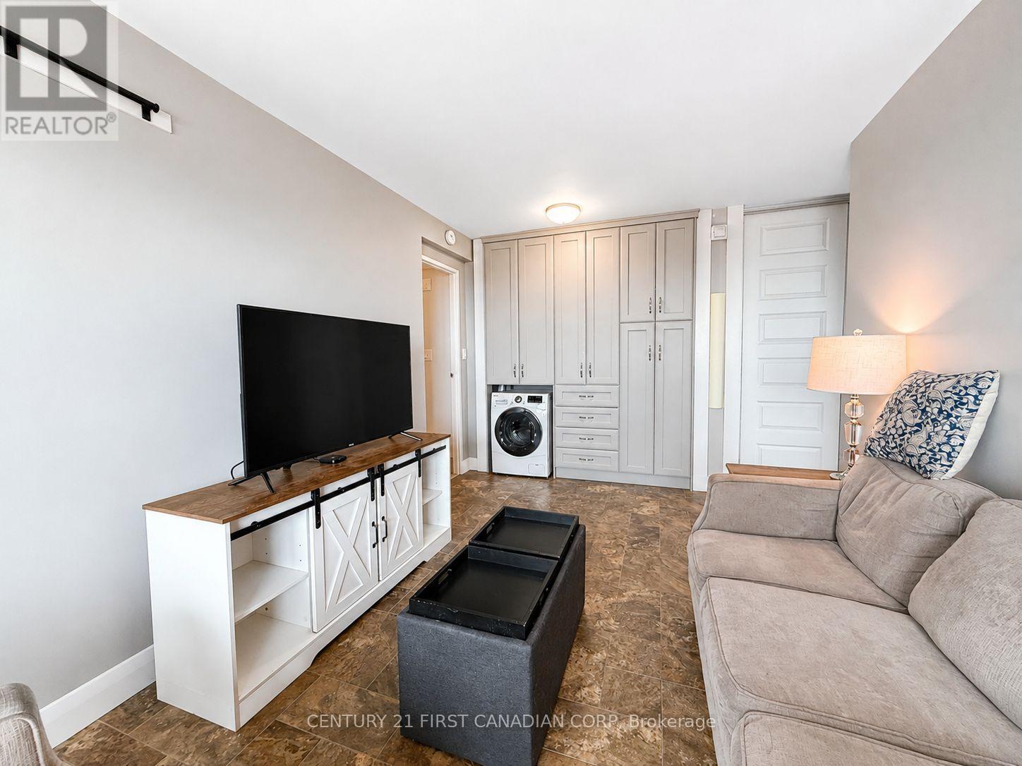 1308 - 155 Front Street N, Sarnia, Ontario  N7T 7V5 - Photo 18 - X13681480