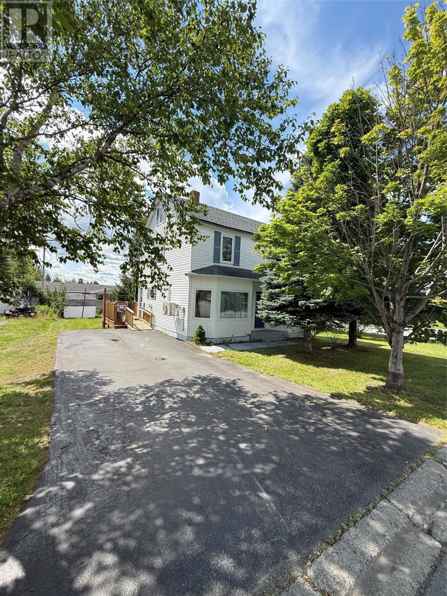 12 Exploits Avenue, Grand Falls-Windsor — photo 2