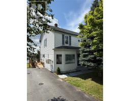 <div class="price">$239,000</div> 12 Exploits Avenue<br>Grand Falls-Windsor, Newfoundland & Labrador<br><div class='bed_bath'>5 Bed | 2 Bath</div>