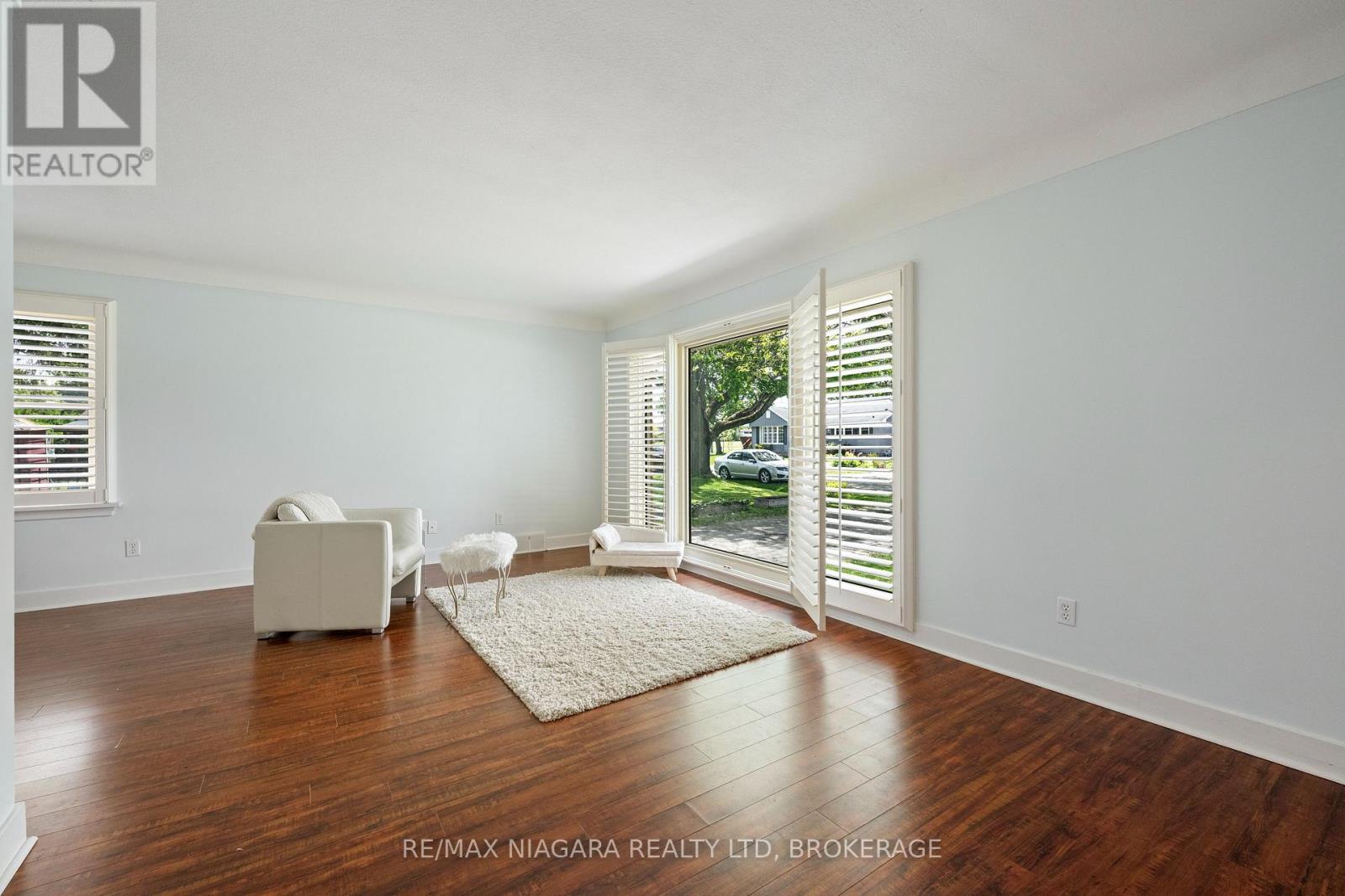 4 Mackie Street, St. Catharines, Ontario  L2N 5N5 - Photo 11 - X13169732
