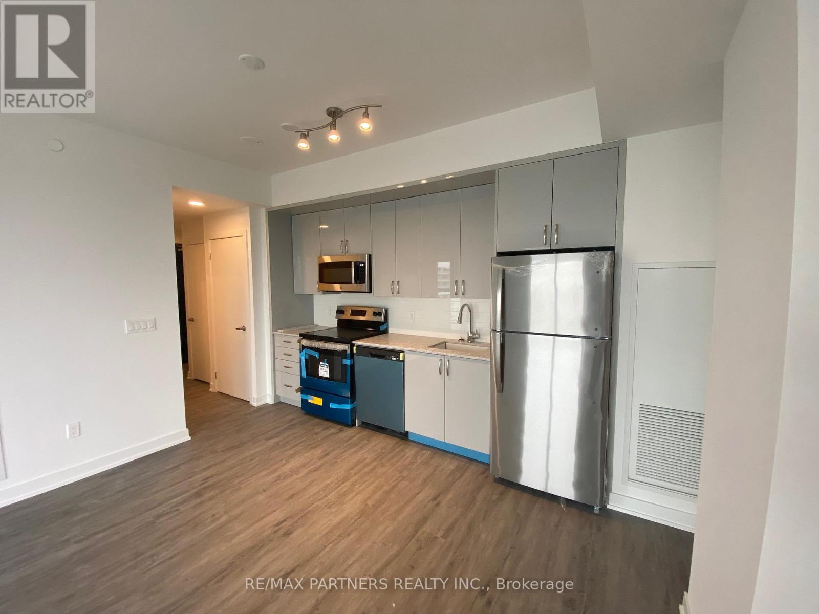 1001 - 1 Cardiff Road, Toronto, Ontario  M4P 0G2 - Photo 4 - C13681402