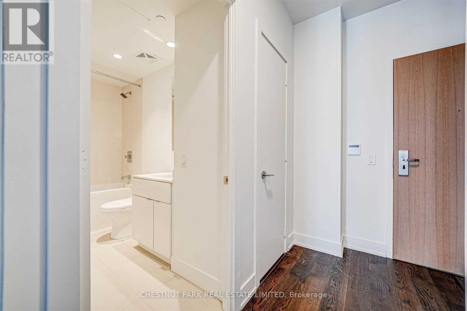 3609 - 7 Grenville Street, Toronto, Ontario  M4Y 0E9 - Photo 2 - C13681438