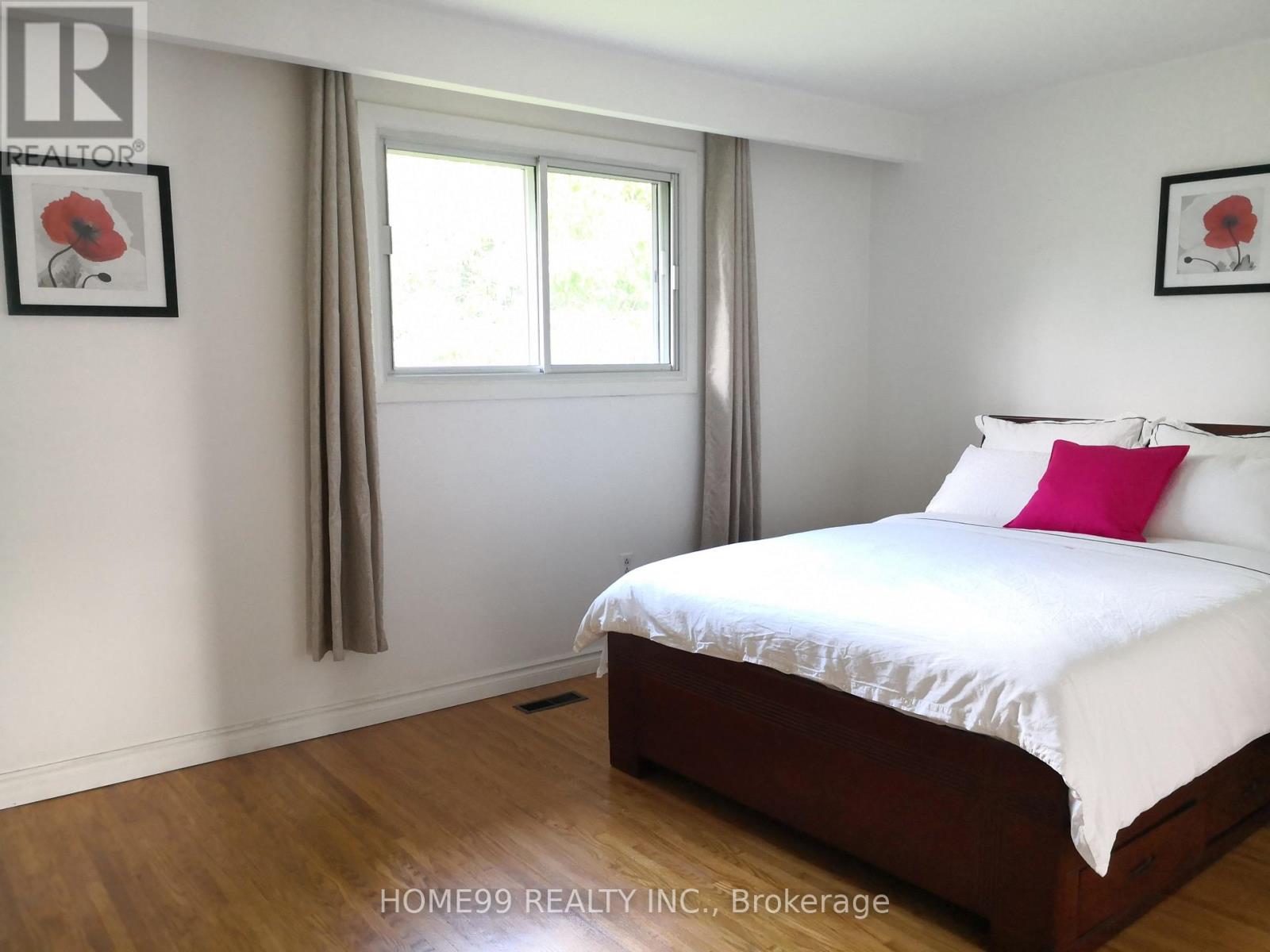 Upper - 137 Pineway Boulevard, Toronto, Ontario  M2H 1A9 - Photo 2 - C13681440