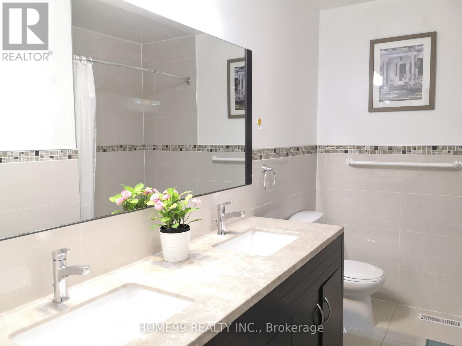 Upper - 137 Pineway Boulevard, Toronto, Ontario  M2H 1A9 - Photo 6 - C13681440