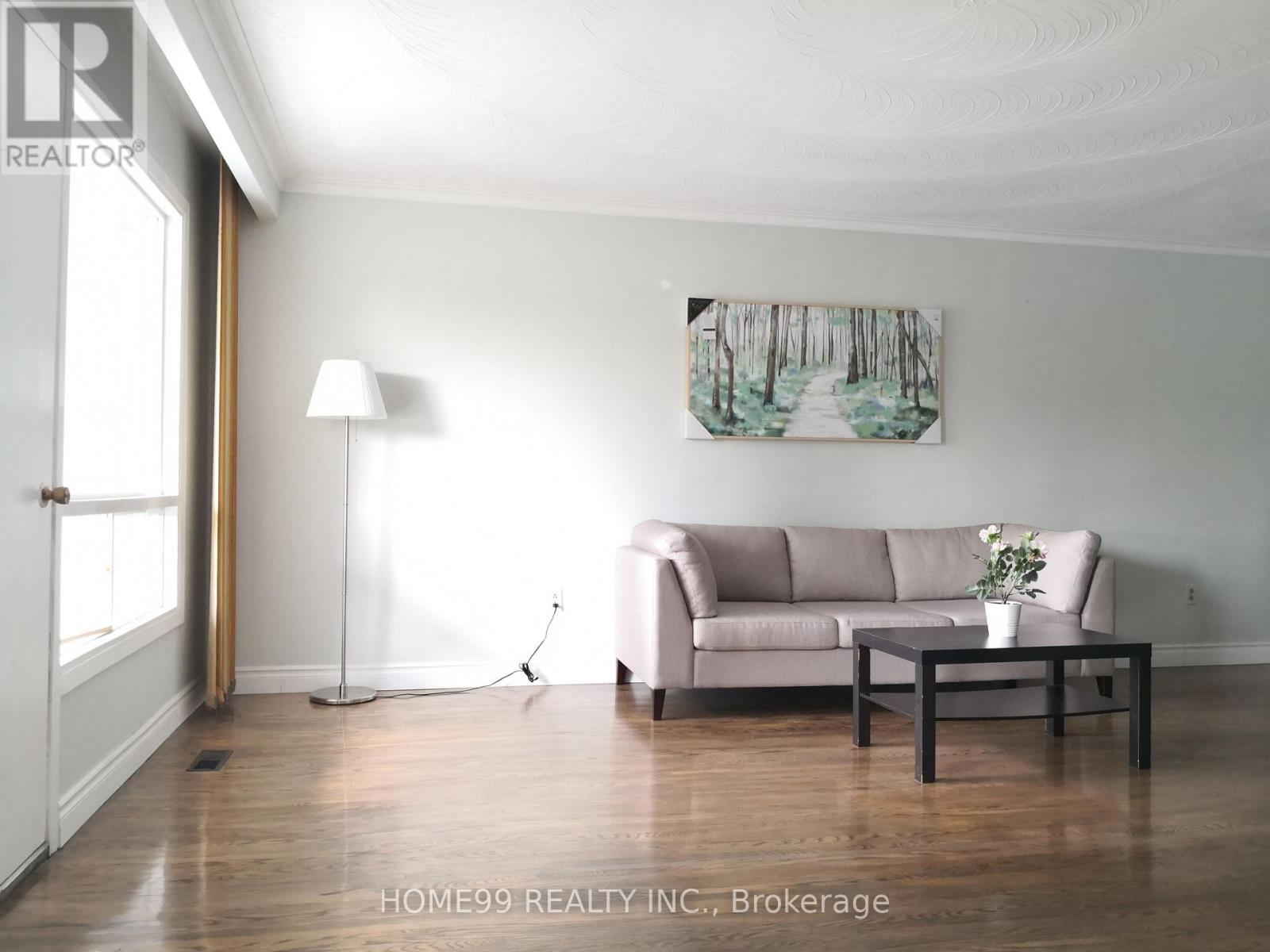 Upper - 137 Pineway Boulevard, Toronto, Ontario  M2H 1A9 - Photo 9 - C13681440