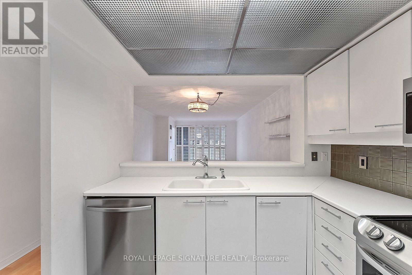 206 - 18 Hollywood Avenue, Toronto, Ontario  M2N 6P5 - Photo 5 - C13681484