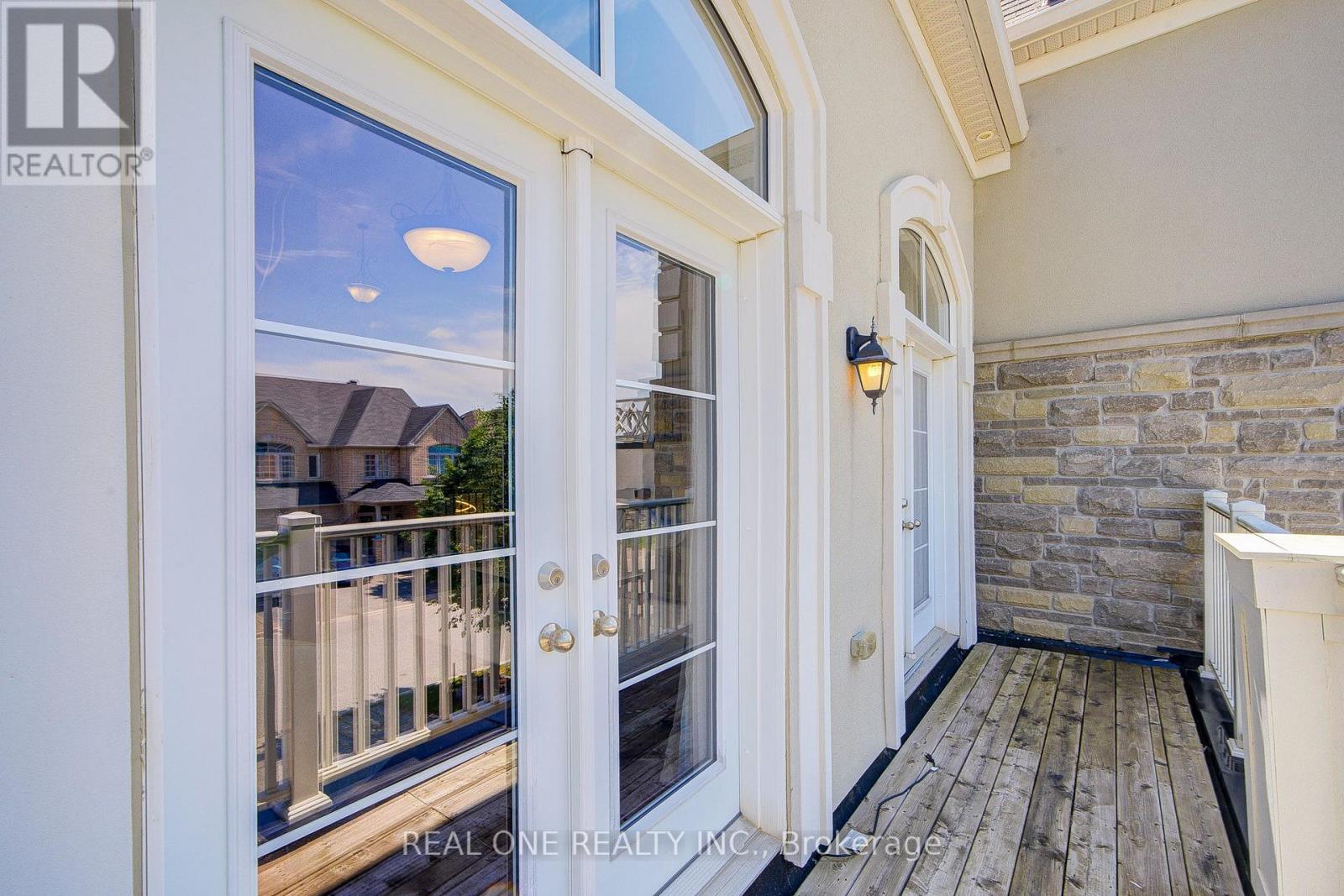 66 Wozniak Crescent, Markham, Ontario  L6E 0L4 - Photo 23 - N13681398
