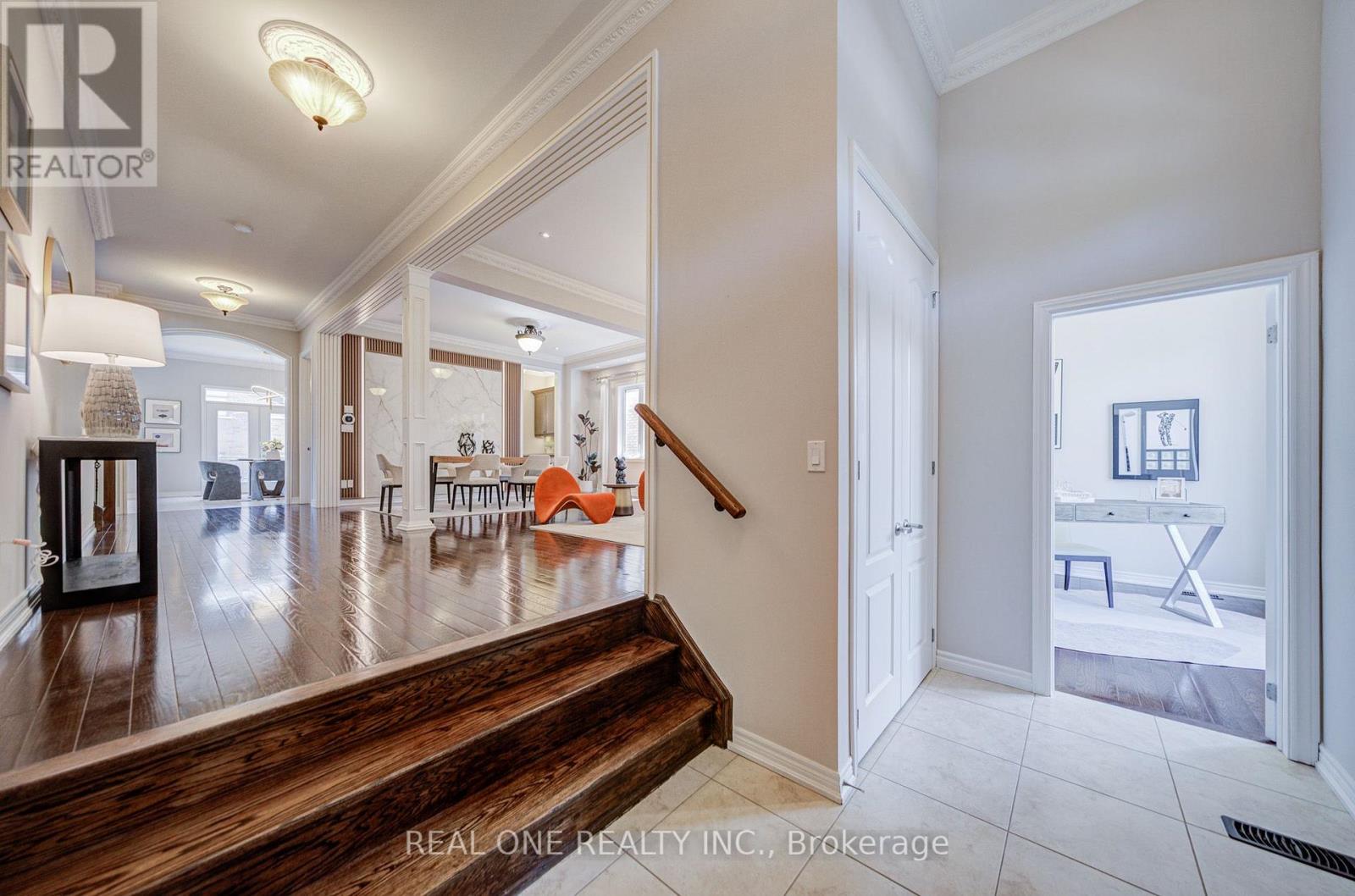 66 Wozniak Crescent, Markham, Ontario  L6E 0L4 - Photo 4 - N13681398