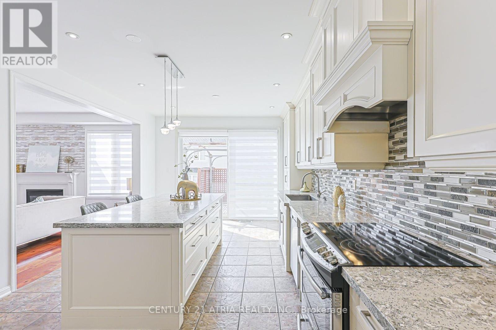 338 Carlissa Run, Newmarket, Ontario  L3X 3J9 - Photo 20 - N13681406