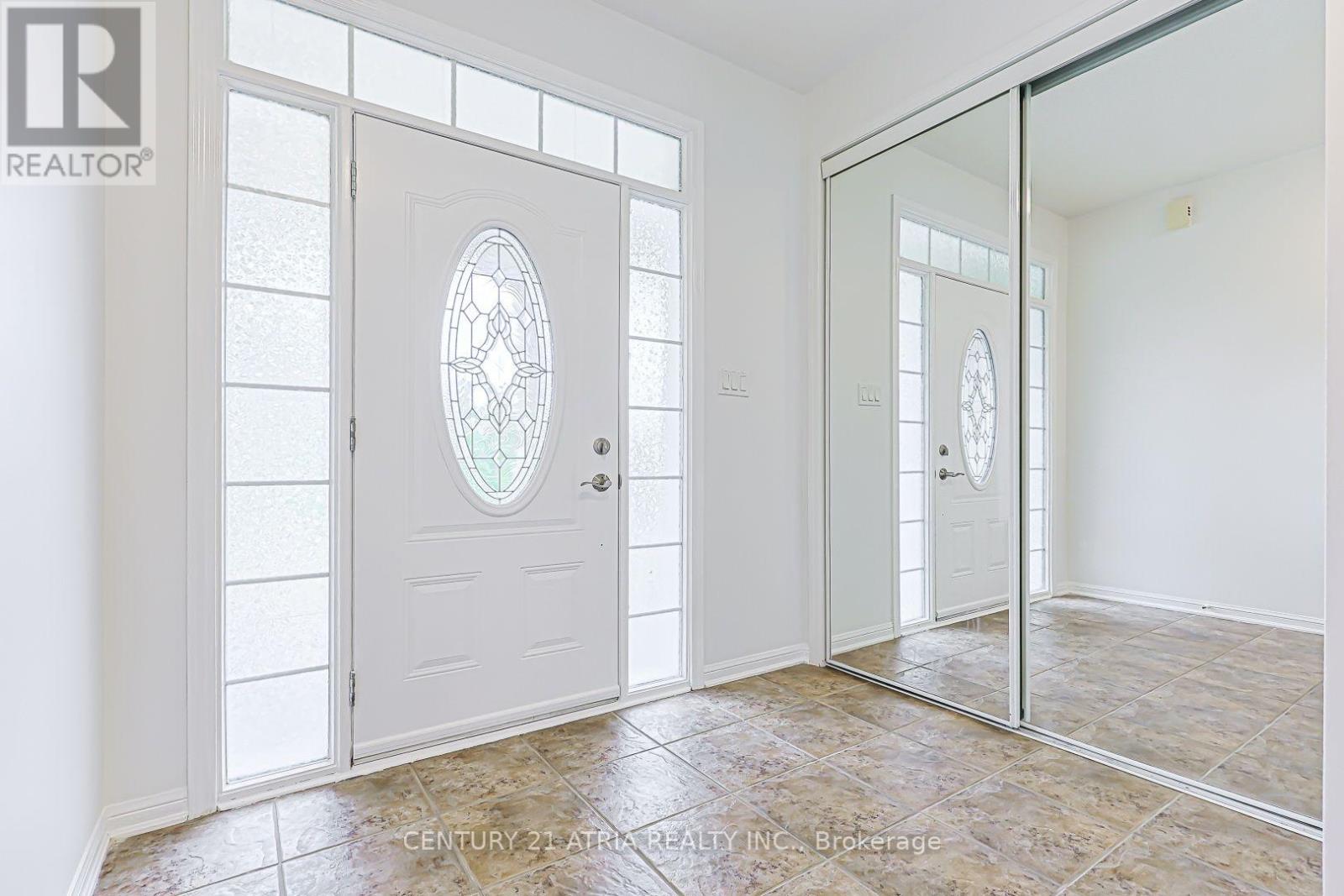 338 Carlissa Run, Newmarket, Ontario  L3X 3J9 - Photo 6 - N13681406