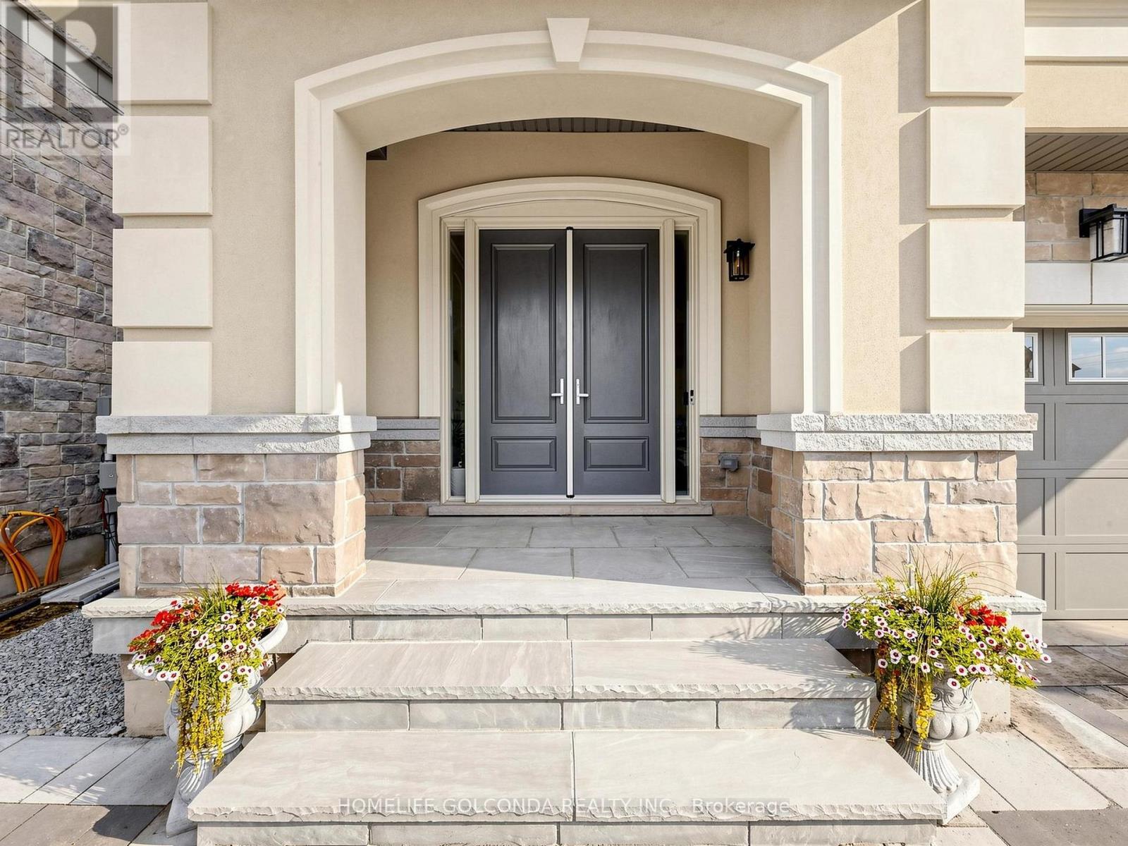 73 Menotti Drive, Richmond Hill, Ontario  L4E 1G7 - Photo 2 - N13681420