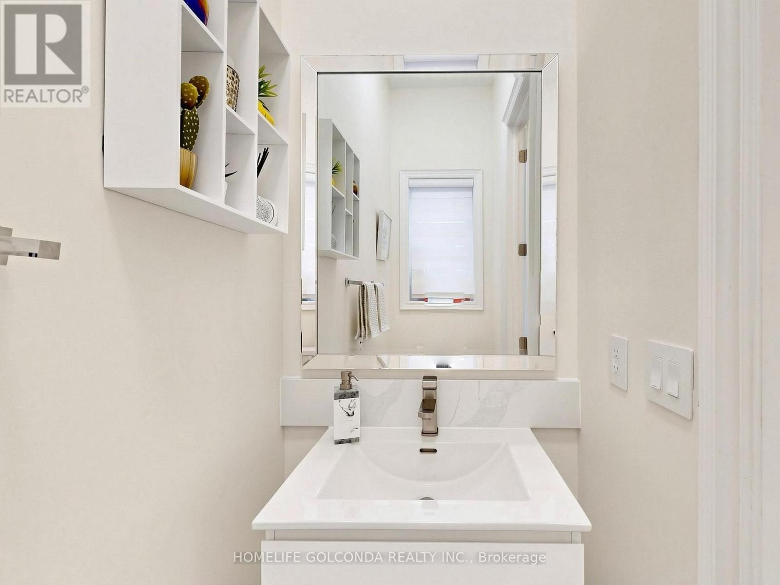73 Menotti Drive, Richmond Hill, Ontario  L4E 1G7 - Photo 4 - N13681420