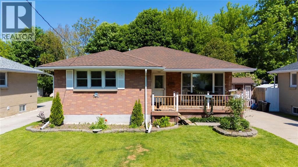 97 Grey CRESCENT, Sarnia, Ontario