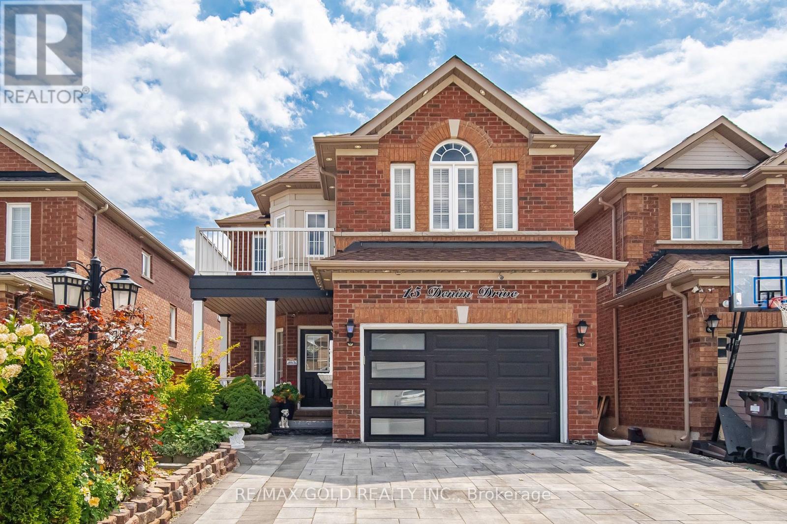 15 Denim Drive, Brampton, Ontario  L6P 1K4 - Photo 1 - W13681444