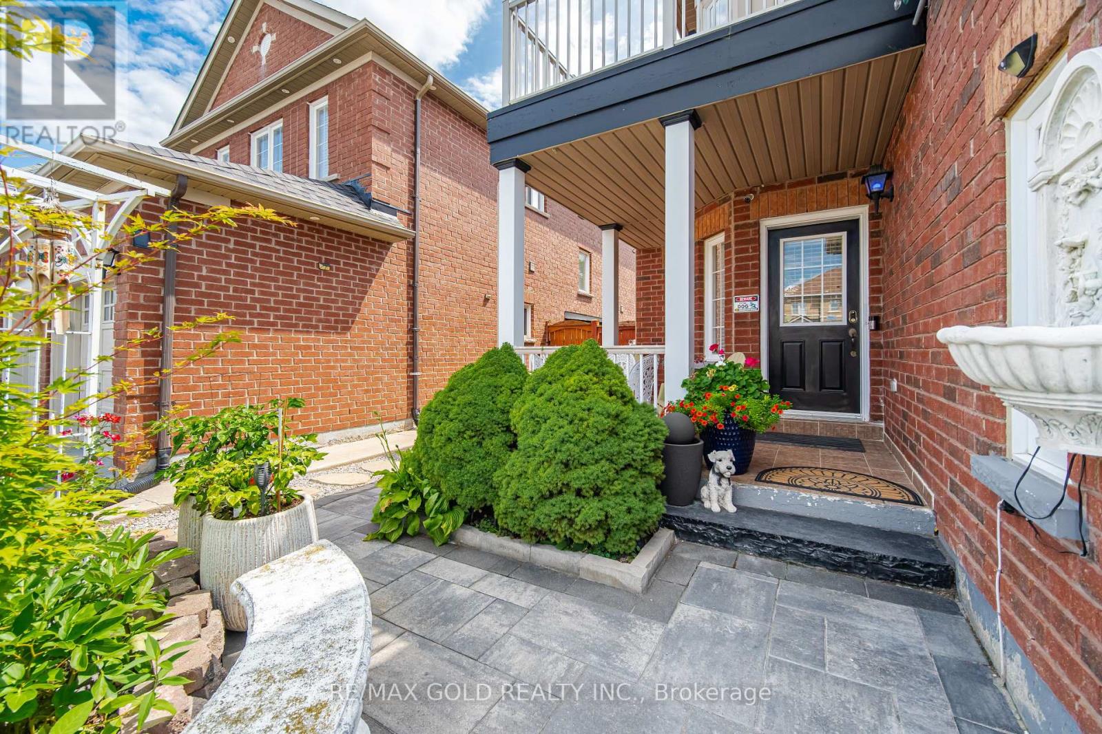 15 Denim Drive, Brampton, Ontario  L6P 1K4 - Photo 5 - W13681444