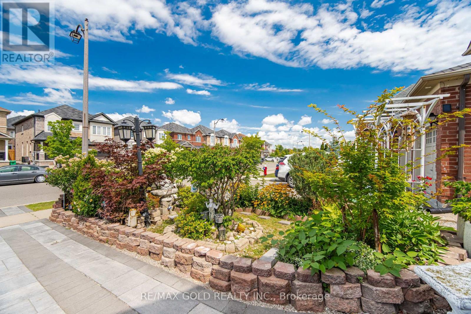 15 Denim Drive, Brampton, Ontario  L6P 1K4 - Photo 6 - W13681444