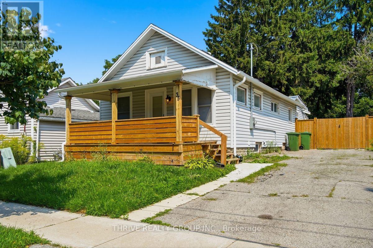 35 Malakoff Street, St. Thomas, Ontario  N5P 1L8 - Photo 1 - X13681526