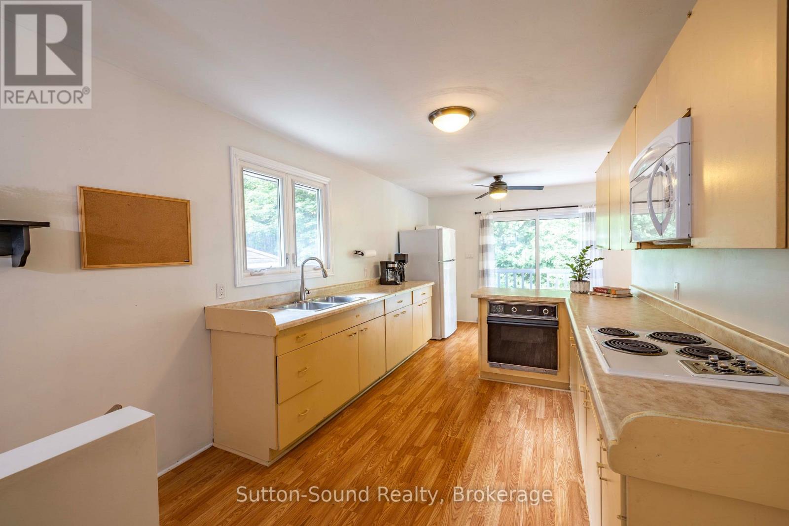 54 Roth Drive, South Bruce Peninsula, Ontario  N0H 2T0 - Photo 15 - X13681504