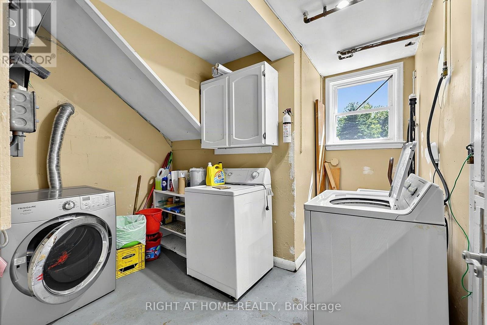 137 Vancouver Street, Barrie (Codrington), Ontario  L4M 4M5 - Photo 13 - S13681520