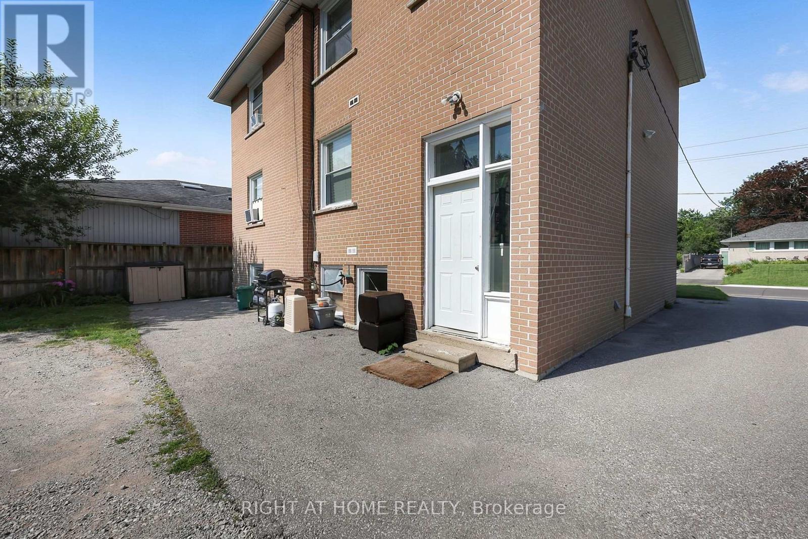 137 Vancouver Street, Barrie (Codrington), Ontario  L4M 4M5 - Photo 32 - S13681520