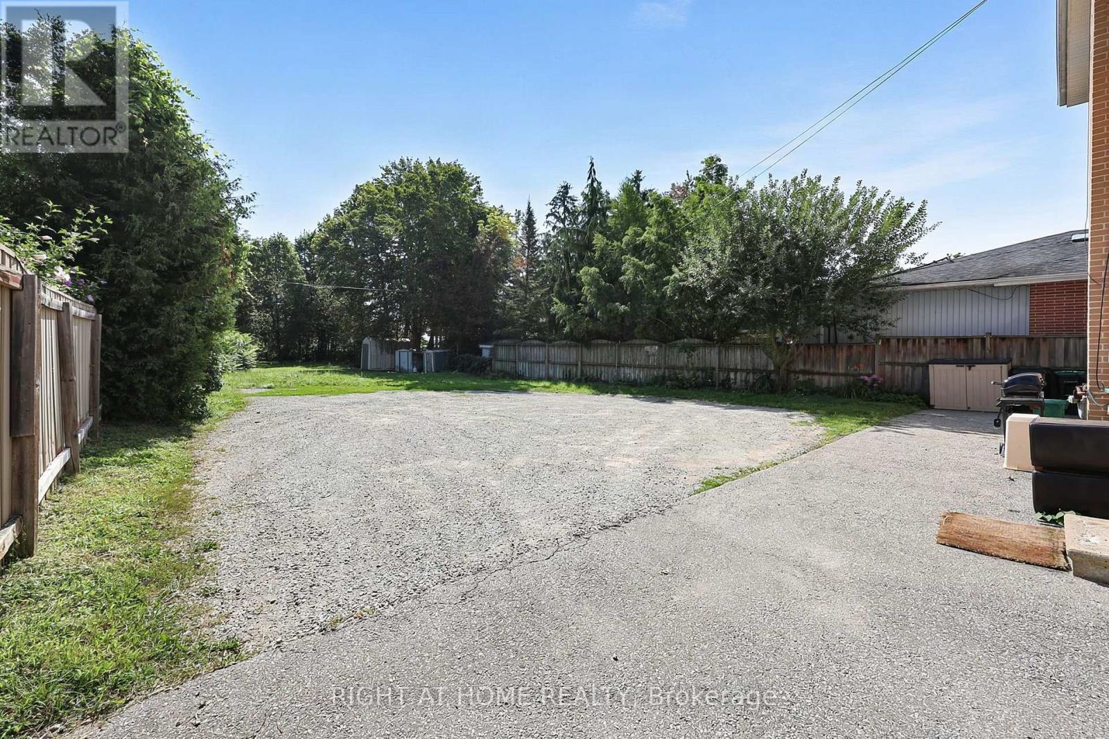 137 Vancouver Street, Barrie (Codrington), Ontario  L4M 4M5 - Photo 33 - S13681520