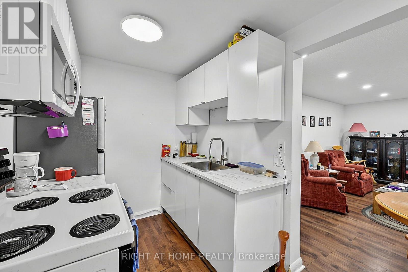 137 Vancouver Street, Barrie (Codrington), Ontario  L4M 4M5 - Photo 7 - S13681520