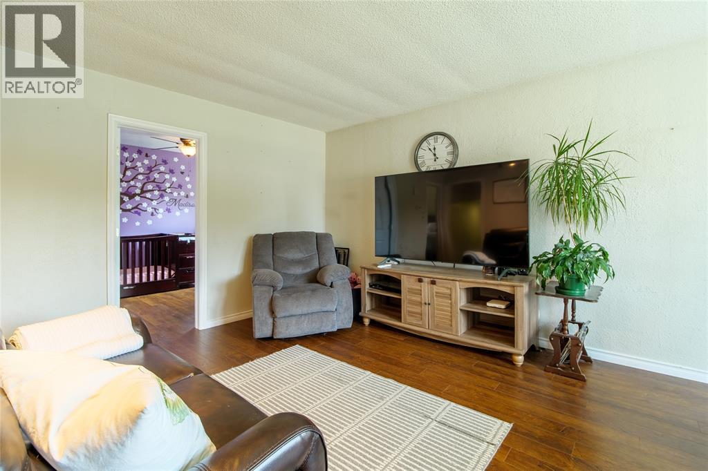 314 Cameron Street, Sarnia, Ontario  N7T 4B5 - Photo 8 - 26019900