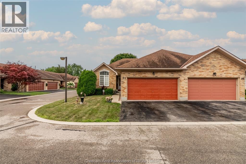 MLS# 26019286: 154 Semenyn AVENUE Unit# 24, Chatham, Canada