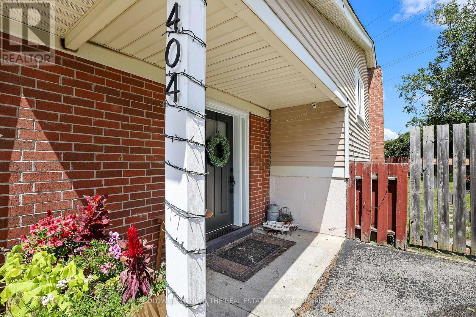 404 Burnley Court, Oshawa, Ontario  L1G 7G6 - Photo 2 - E13634222