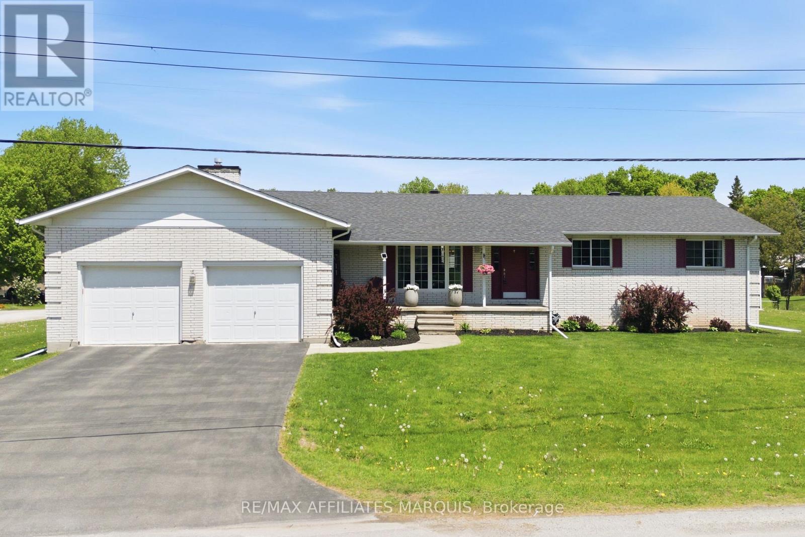 3 FOREST DRIVE, Rideau Lakes, Ontario