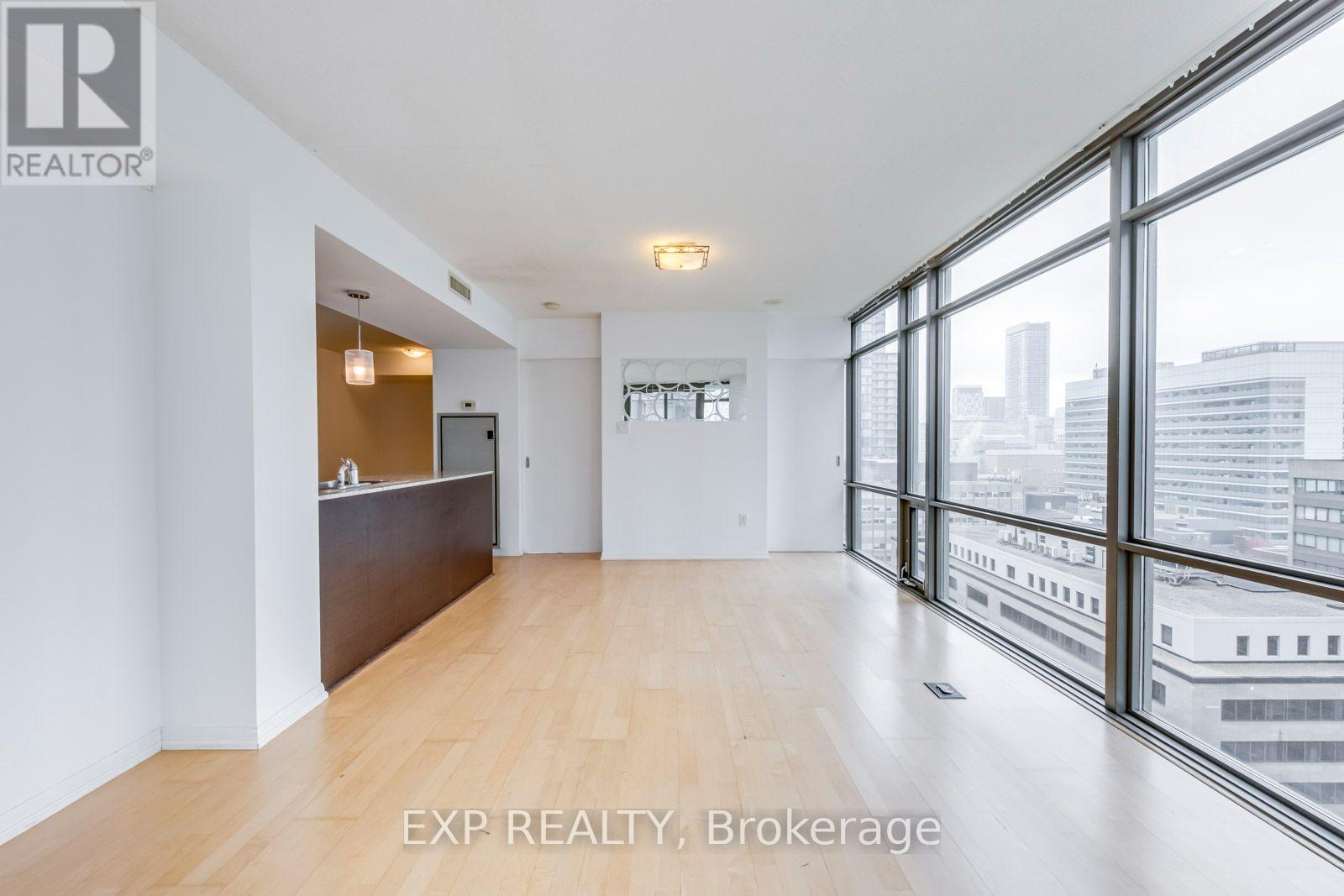 1502 - 38 Grenville Street, Toronto, Ontario  M4X 1A5 - Photo 12 - C13681556
