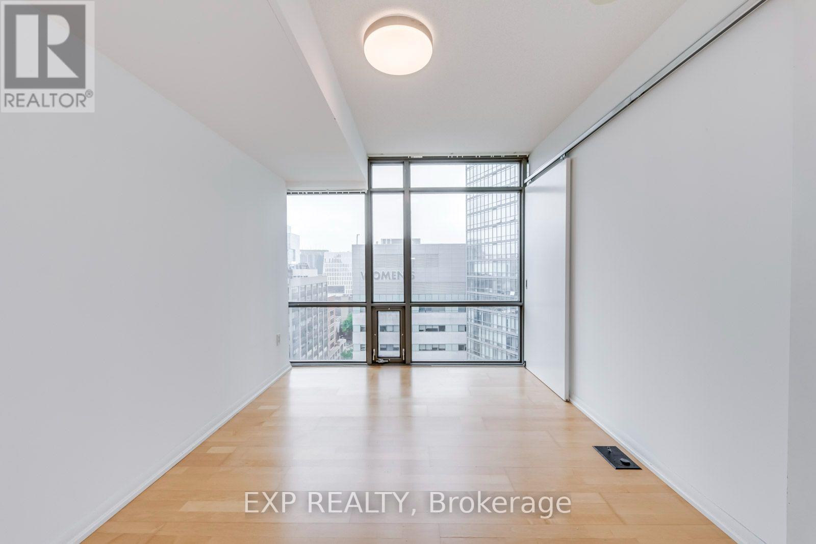 1502 - 38 Grenville Street, Toronto, Ontario  M4X 1A5 - Photo 15 - C13681556