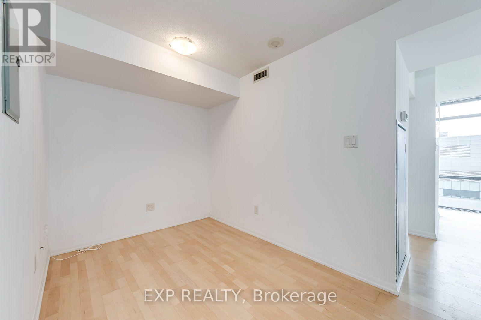1502 - 38 Grenville Street, Toronto, Ontario  M4X 1A5 - Photo 18 - C13681556