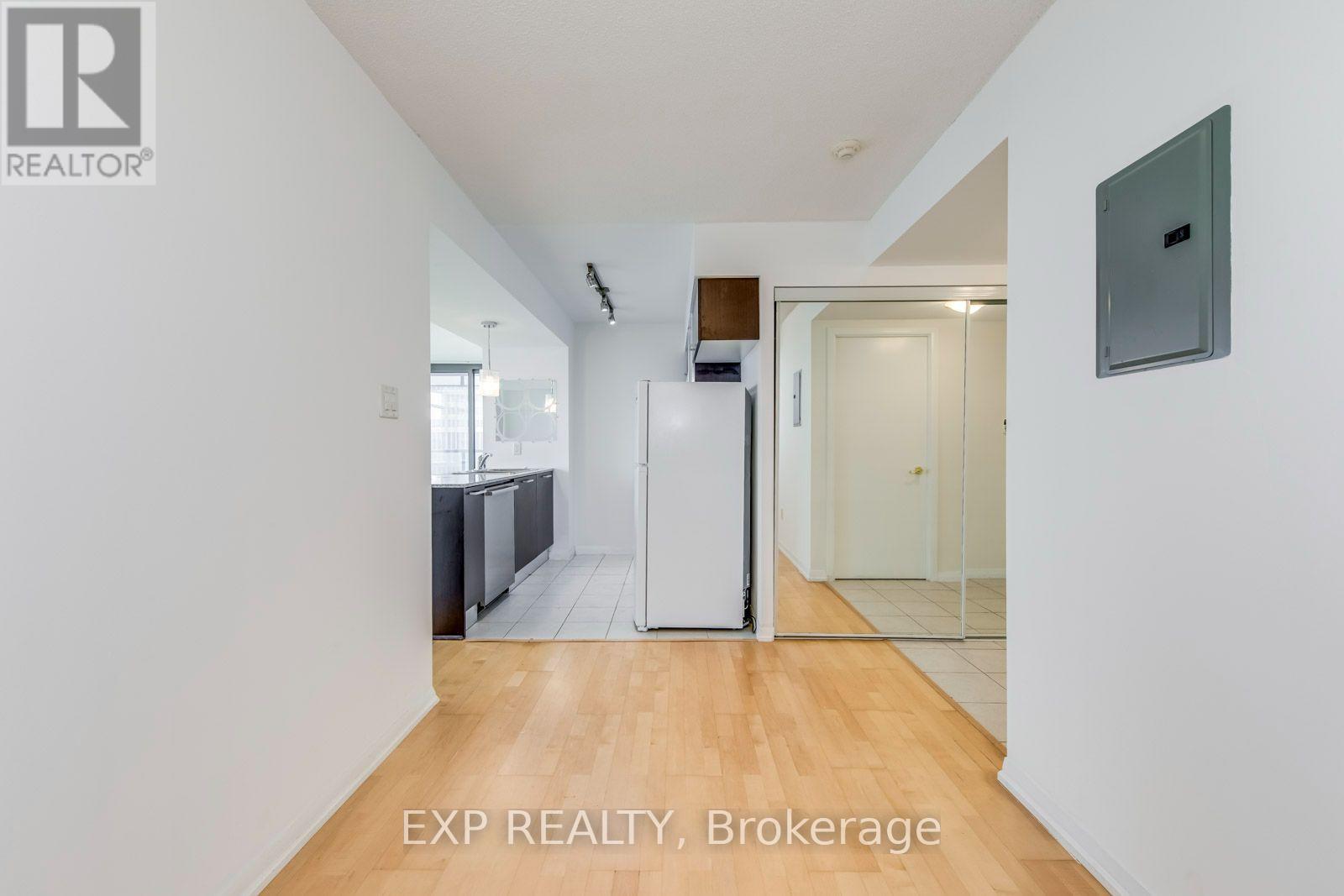 1502 - 38 Grenville Street, Toronto, Ontario  M4X 1A5 - Photo 19 - C13681556