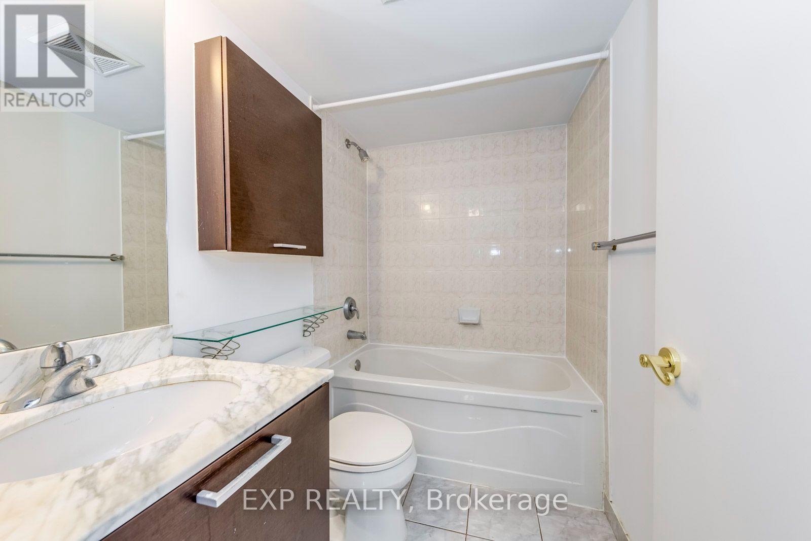 1502 - 38 Grenville Street, Toronto, Ontario  M4X 1A5 - Photo 20 - C13681556