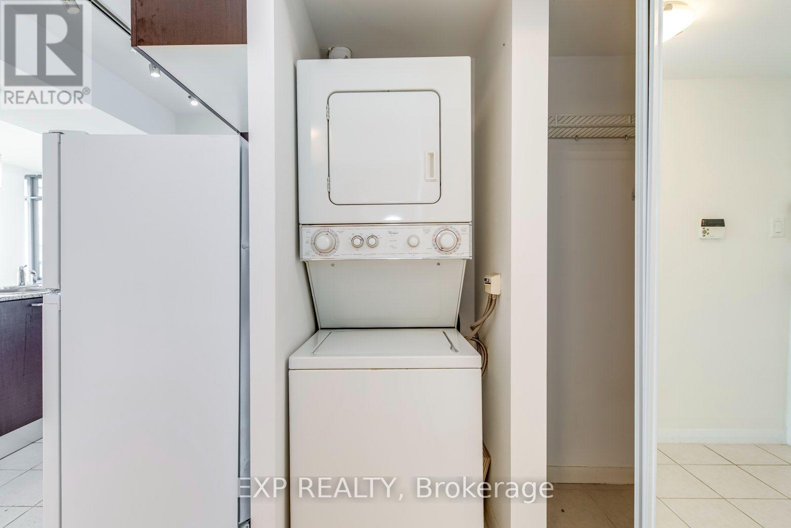 1502 - 38 Grenville Street, Toronto, Ontario  M4X 1A5 - Photo 21 - C13681556