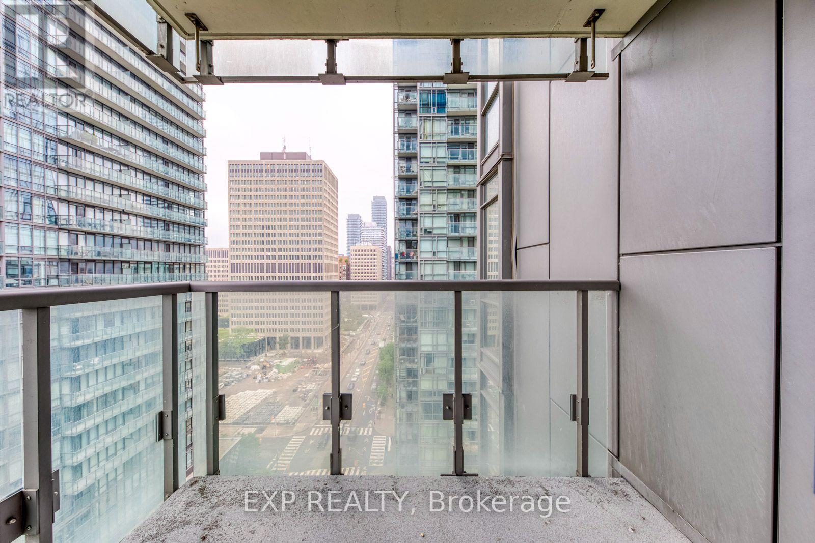 1502 - 38 Grenville Street, Toronto, Ontario  M4X 1A5 - Photo 22 - C13681556