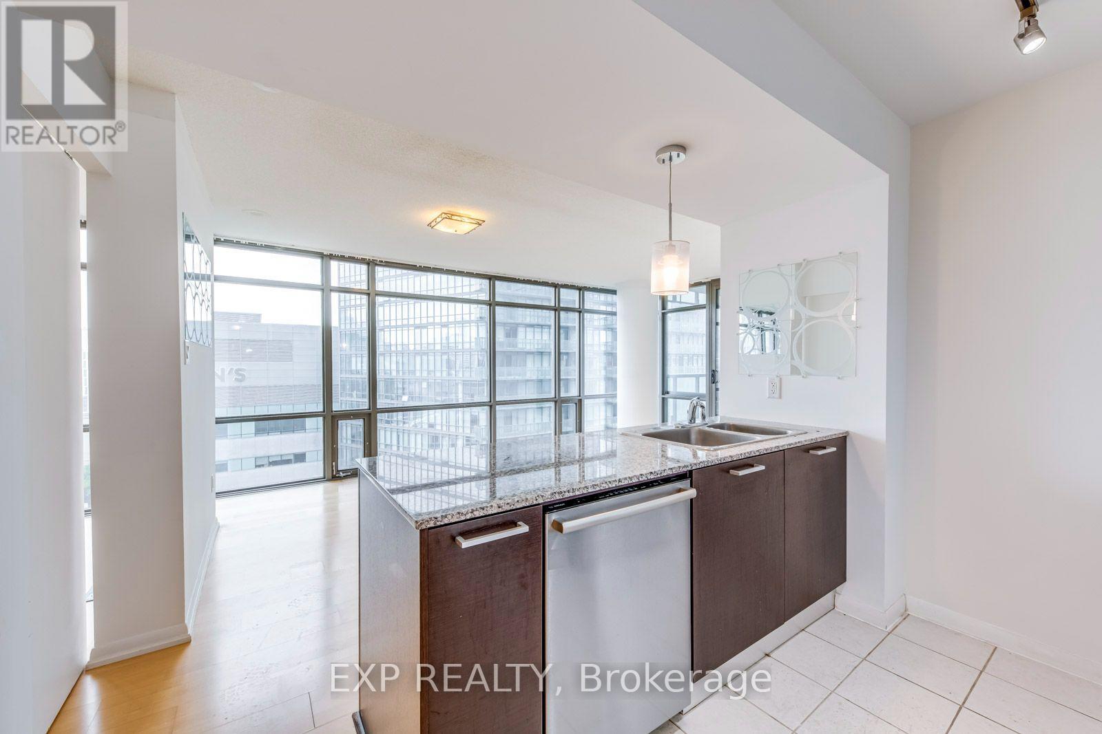 1502 - 38 Grenville Street, Toronto, Ontario  M4X 1A5 - Photo 3 - C13681556