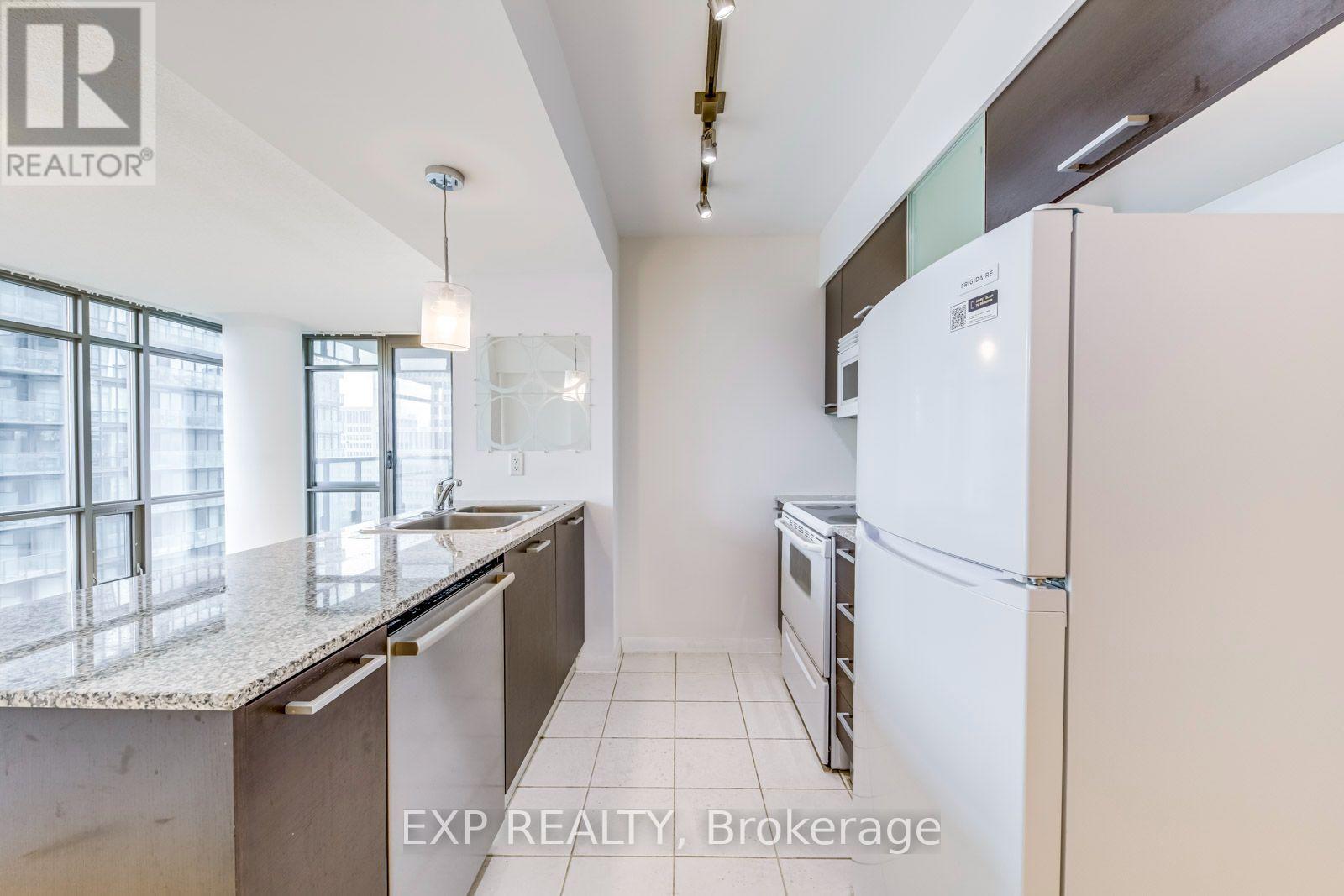 1502 - 38 Grenville Street, Toronto, Ontario  M4X 1A5 - Photo 4 - C13681556
