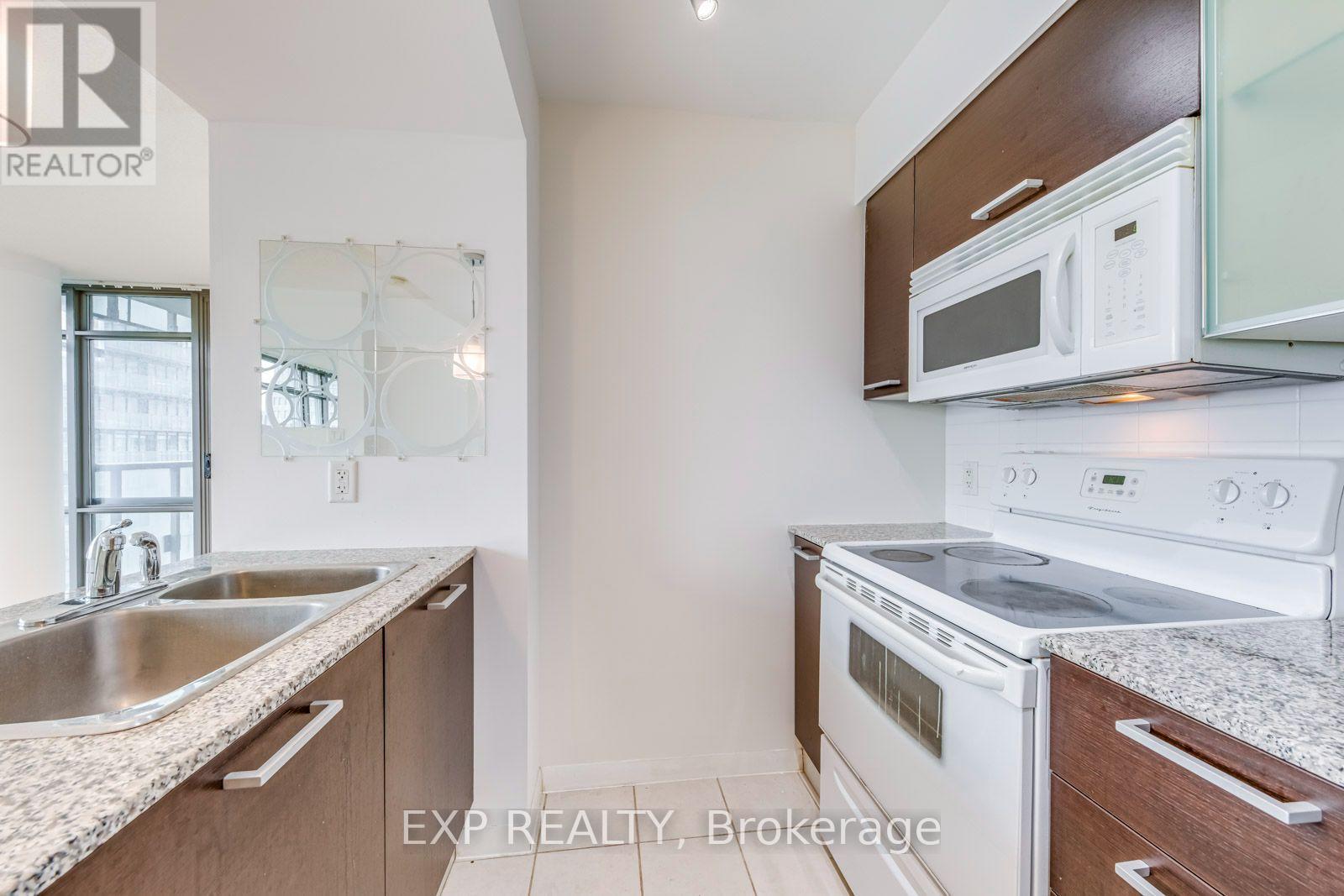 1502 - 38 Grenville Street, Toronto, Ontario  M4X 1A5 - Photo 5 - C13681556