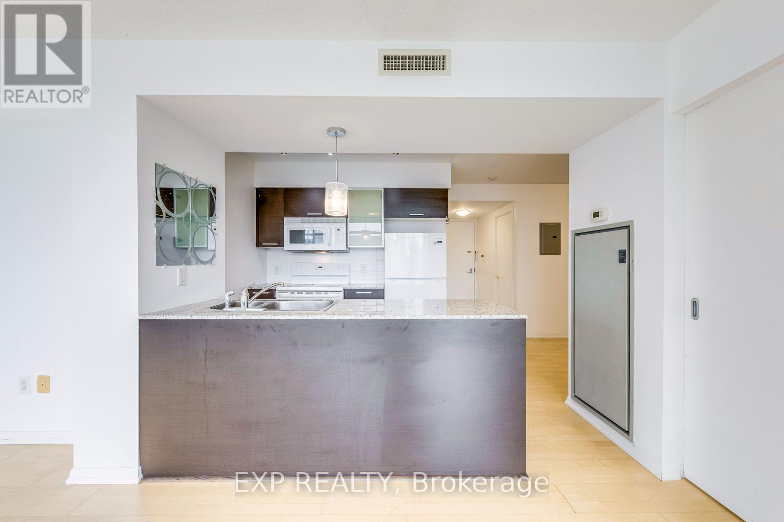 1502 - 38 GRENVILLE STREET