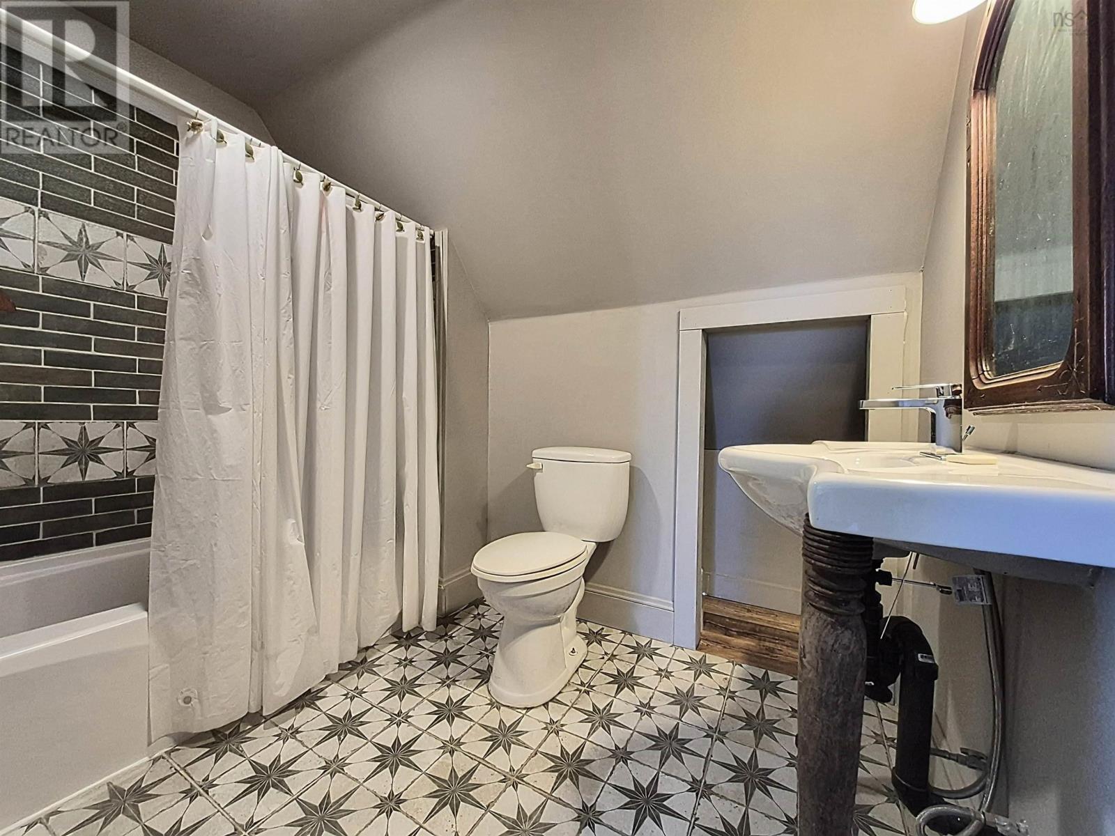 7 Lorne Street, Springhill, Nova Scotia  B0M 1X0 - Photo 33 - 202611887