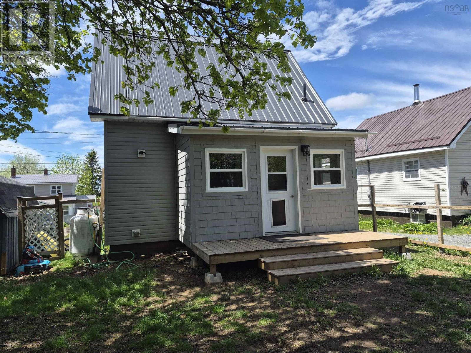 7 Lorne Street, Springhill, Nova Scotia  B0M 1X0 - Photo 8 - 202611887