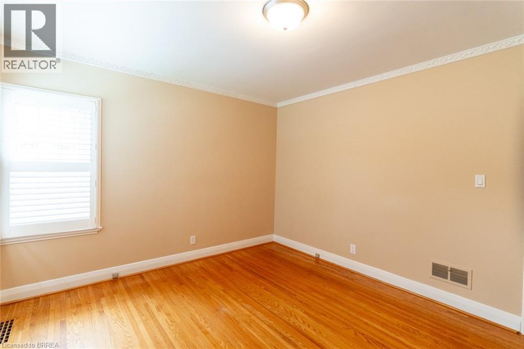 30 Proctor Avenue, Brantford, Ontario  N3S 3E7 - Photo 9 - 40855994