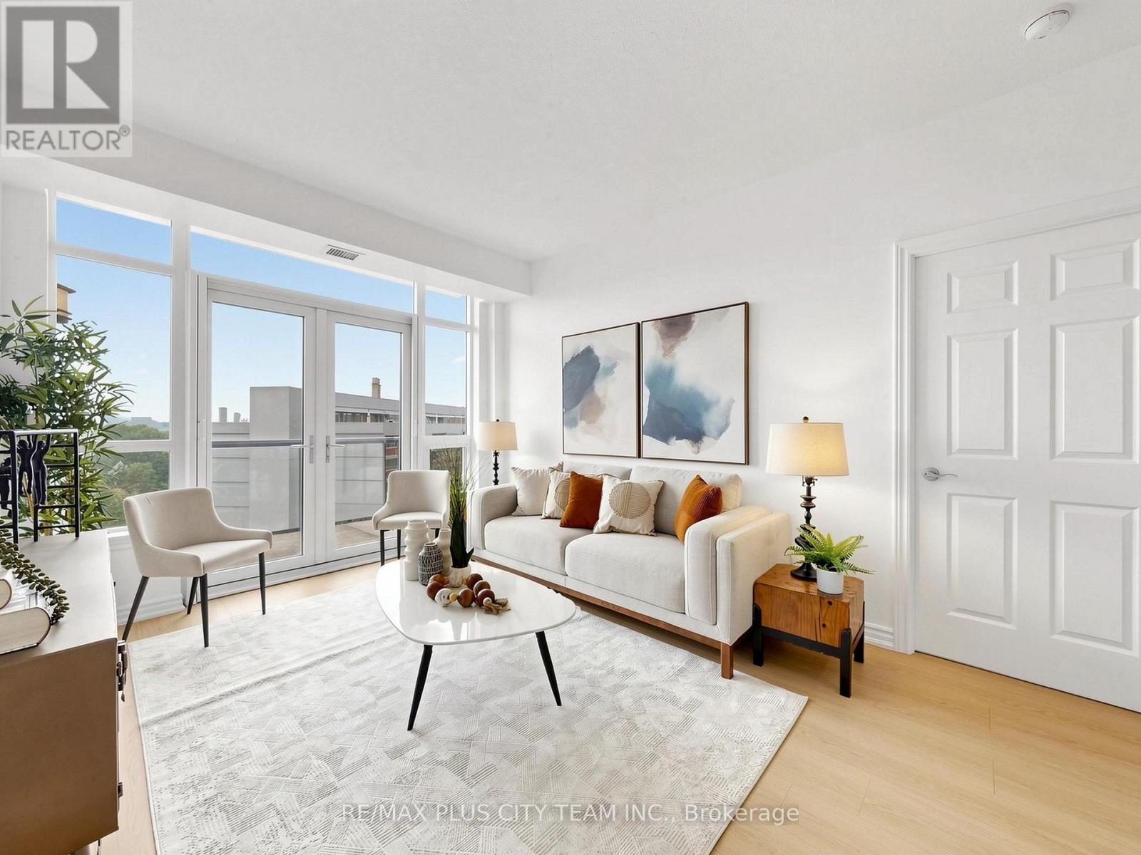 1009 - 1135 ROYAL YORK ROAD, Toronto, Ontario