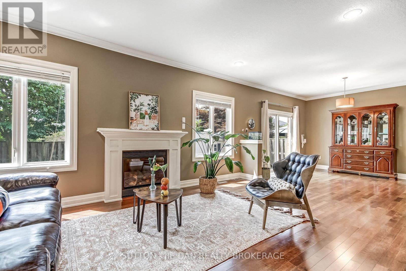 1511 Coronation Drive, London North, Ontario  N6G 5P6 - Photo 2 - X13681672
