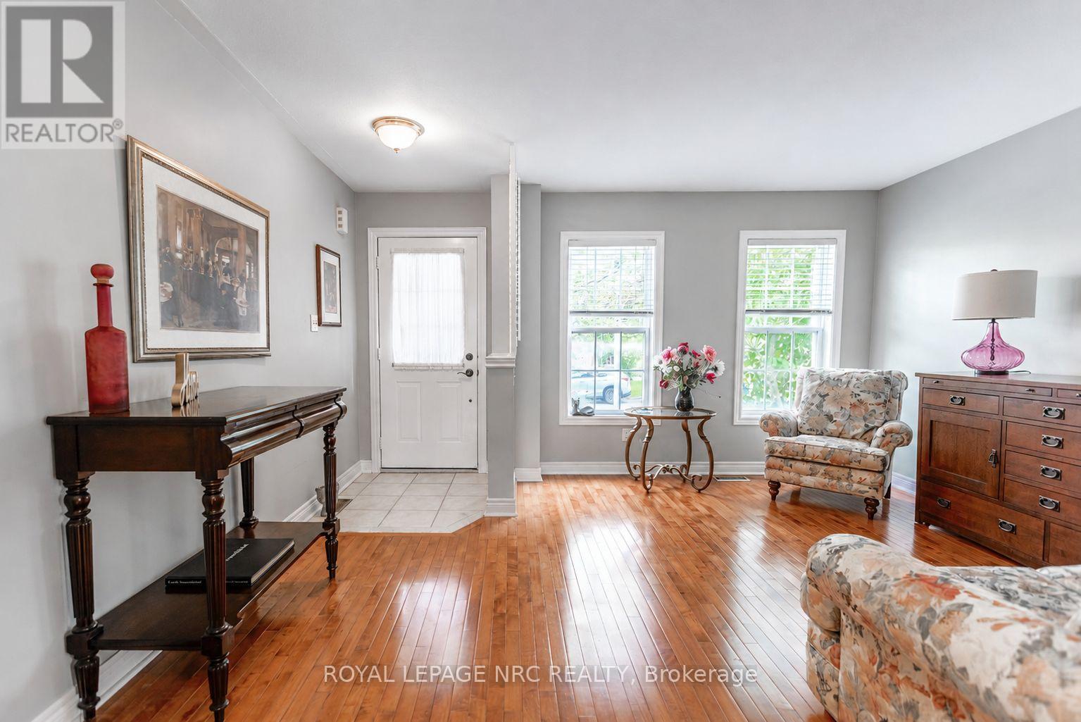 111 Cole Crescent, Niagara-On-The-Lake, Ontario  L0S 1J0 - Photo 3 - X13681592