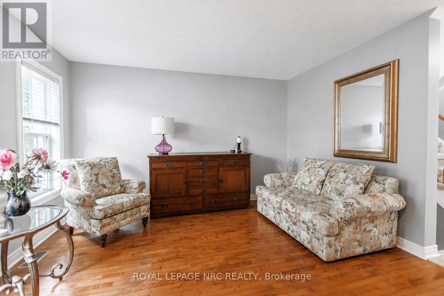 111 Cole Crescent, Niagara-On-The-Lake, Ontario  L0S 1J0 - Photo 5 - X13681592