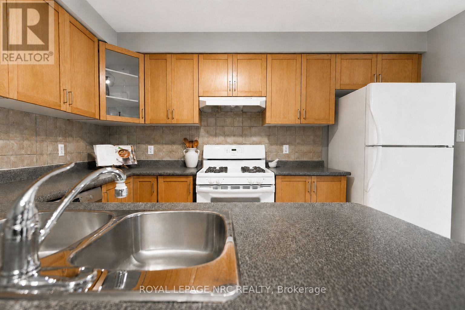 111 Cole Crescent, Niagara-On-The-Lake, Ontario  L0S 1J0 - Photo 8 - X13681592