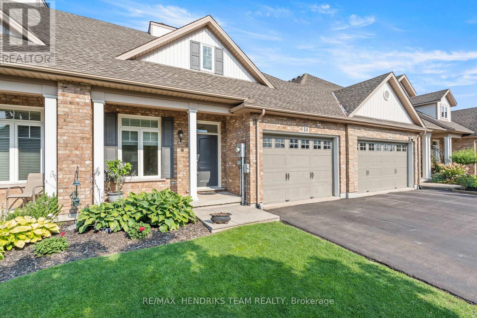 58 Videl Crescent N, St. Catharines, Ontario  L2W 0A3 - Photo 1 - X13681606
